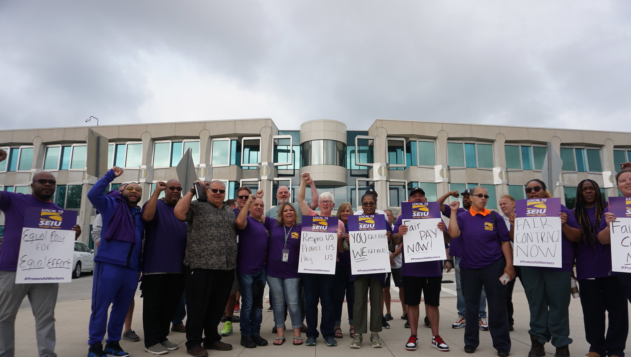 Illinois State Toll Highway Authority Workers Rally For Fair Contract ...